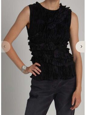 Saint Art NWT wells blouse with ruffle detail in black. Size XS